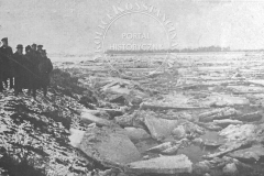 Widok Wisły pod Bielanami w najkrytyczniejszym dniu tworzenia się zatorów (Tygodnik Ilustrowany 25.11.1928 - ze zbiorów Adama Zyszczyka)