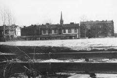 Wylanie Jeziorki w marcu 1947 r na terenie Mirkowa (Narodowe Archiwum Cyfrowe)
