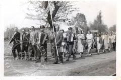 Pochód w Jeziornie (zbiory Zdzisławy Kłoszewskiej) Lata 50-60 XX w.