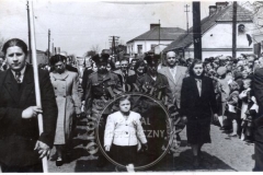 Pochód w Jeziornie (zbiory Zdzisławy Kłoszewskiej) Lata 50-60 XX w.
