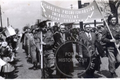 Pochód w Jeziornie (zbiory Zdzisławy Kłoszewskiej) Lata 50-60 XX w.