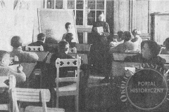 Szkoła w Metodystycznym Domu Dziecka w Klarysewie (1922 r - zbiory Adama Zyszczyka)
