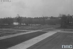 widok na Jeziorkę z ogrodu Domu Aktora w Skolimowie, 1927 r. (zbiory NAC)