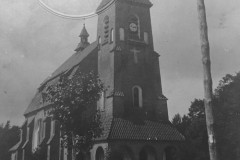 Kościół w Konstancinie (lata 30-te XX wieku, zbiory A. Zyszczyka)