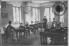 Sala lekcyjna w willi ,,Leonówka” (T.I. 1929 r)