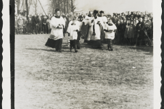 Pogrzeb Powstańców Warszawskich w Powsinie 28 marca 1945 r.