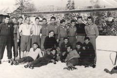 RKS Mirków-wyjazd zimowy (zdjęcie udostępnił pan Andrzej Makulski)  lata 60-70