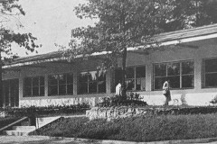 Pawilon recepcji i administracji - ok. 1961 r (zbiory A.Zyszczyk)