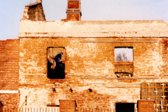 budynek papierni górnej w Jeziornie wg projektu J.Gaya - w trakcie odbudowy, ok 2002 (fot. Zdzisław Skrok)