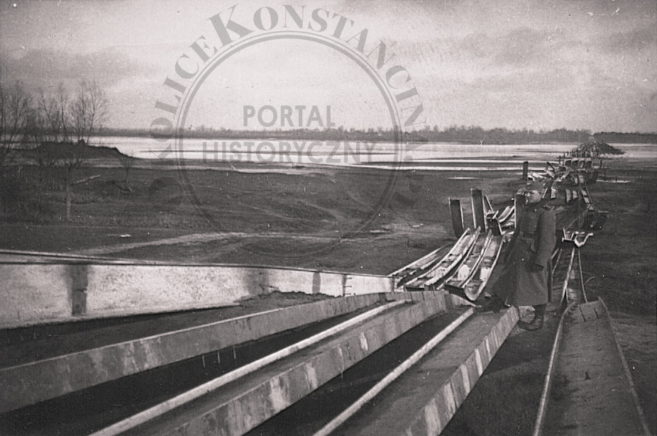 Zniszczony most Ciszyca-Świdry Małe, 1939 r., za książką "Na Łurzycu", zb. M. Żebrowskiego
