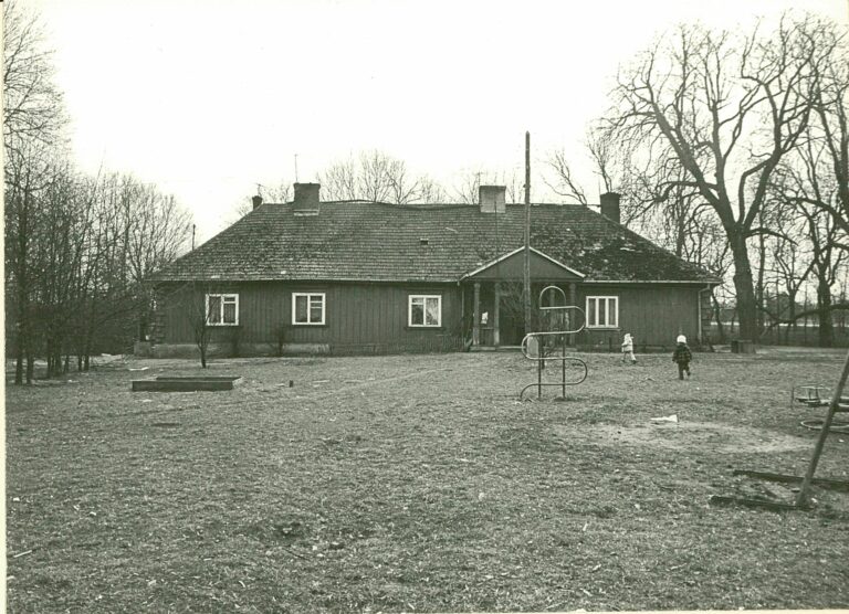 Turowice – dwór i park