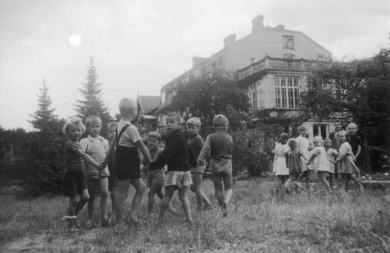Kolonie letnie w Skolimowie – 1948 r.